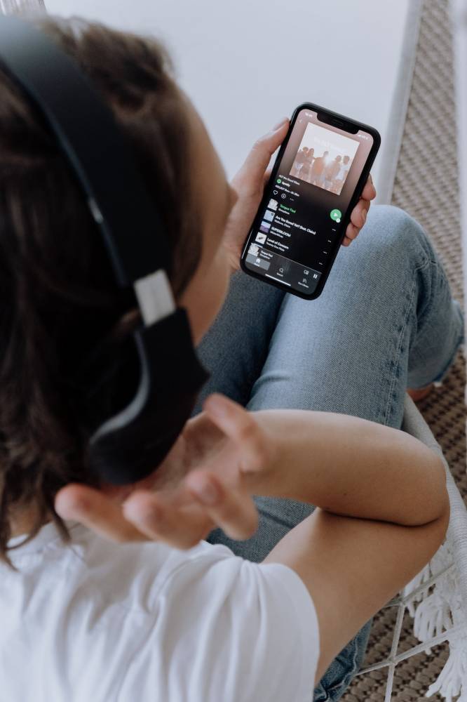Hanya Melalui Suara, Spotify Bakal Mainkan Lagu Ikut Emosi Pendengar