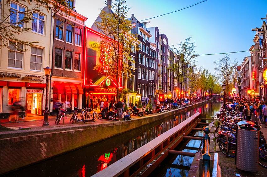 Amsterdam Rancang Hapuskan Laluan Ikonik ‘Red Light’ &#038; Rumah Lacur