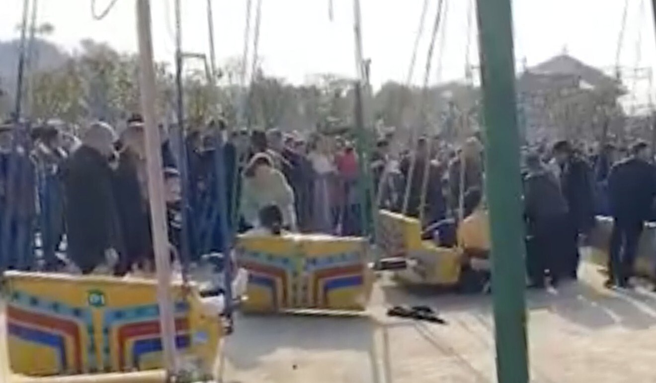 [VIDEO]: 16 Cedera Selepas Buaian Taman Tema Terhempas Di China
