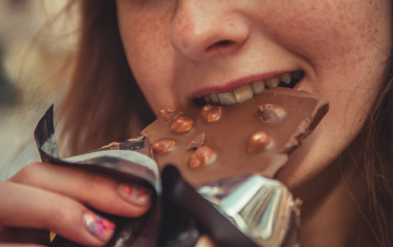 Selalu Nak Makan Tengah Malam, Ketahui Tanda-Tanda Night Eating Syndrome