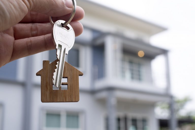 Lelaki Ini Ajar Cara Nak Semak Kelayakan Beli Rumah Ikut Tahap Gaji Korang