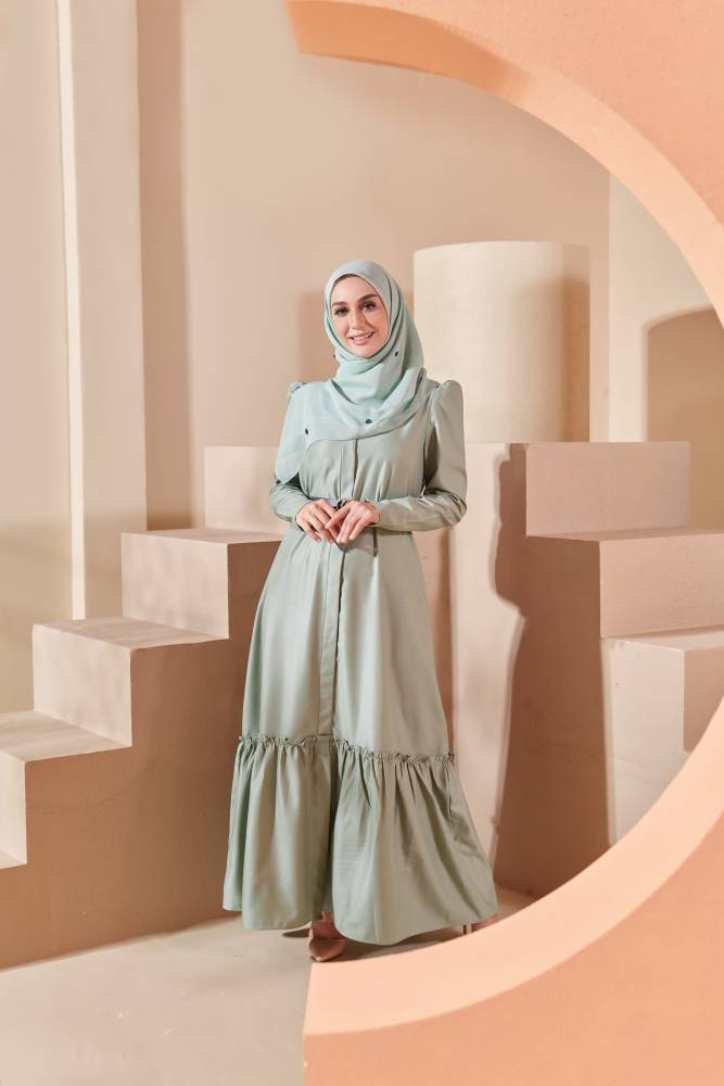 Inspirasi Fesyen Muslimah Indonesia Jadi Keunikan Koleksi Pertama FarahAlya