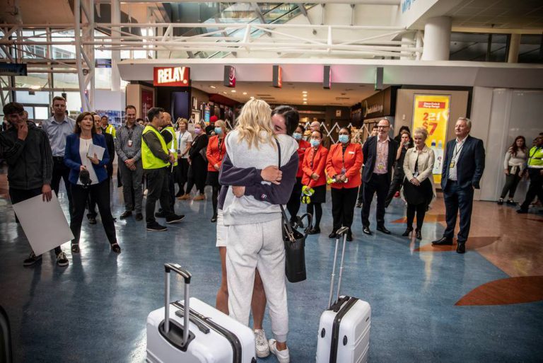 [FOTO] Ribuan Wajah Gembira Terpancar Bila Australia-New Zealand Buka Sempadan