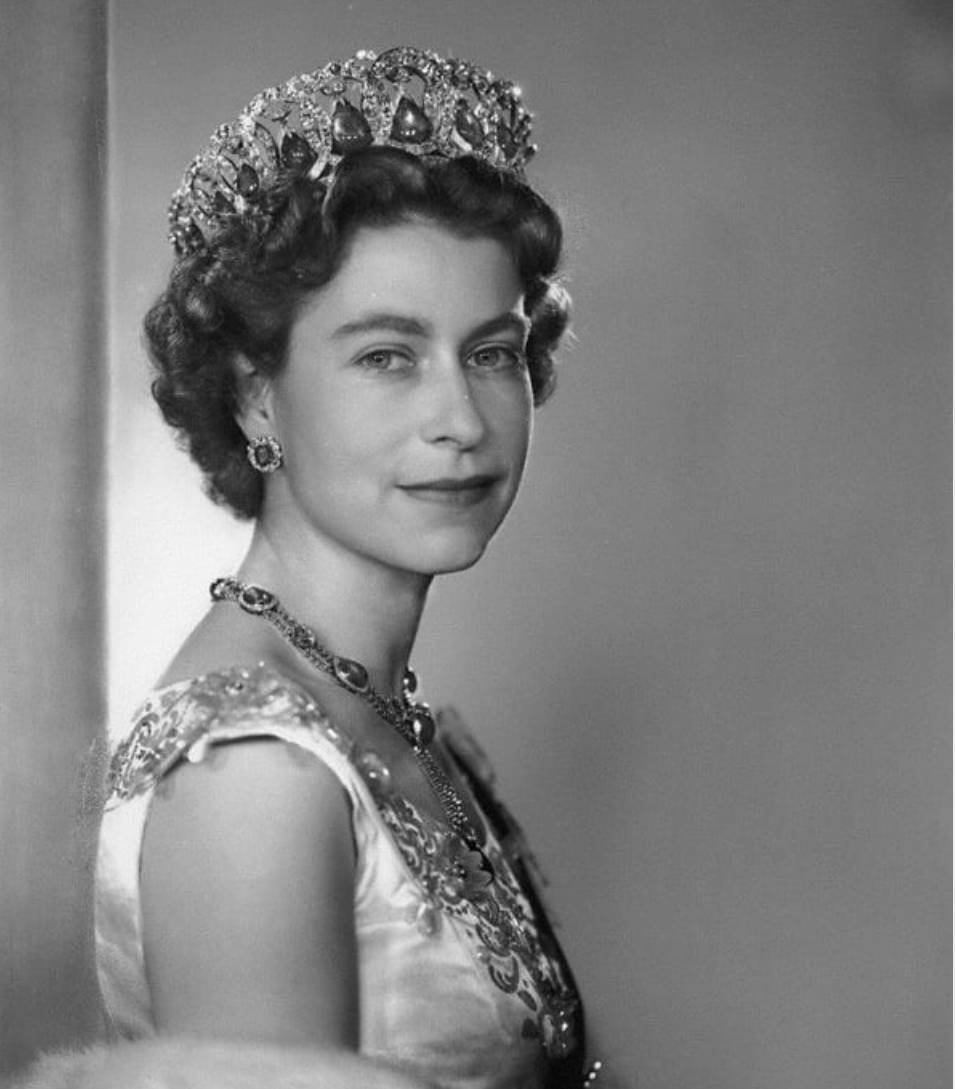 Kalau Bukan Kerana Wanita Ini, Ratu Elizabeth II Mungkin Tidak Akan Menjadi Seorang Ratu