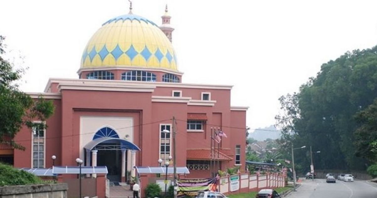 Masjid Di Gombak Laung Azan Maghrib Awal 3 Minit, Puasa Jadi Batal &#038; Wajib Diganti